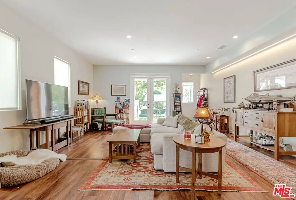 93 N Sierra Bonita Avenue 2, Pasadena, California 91106 home-pic-5